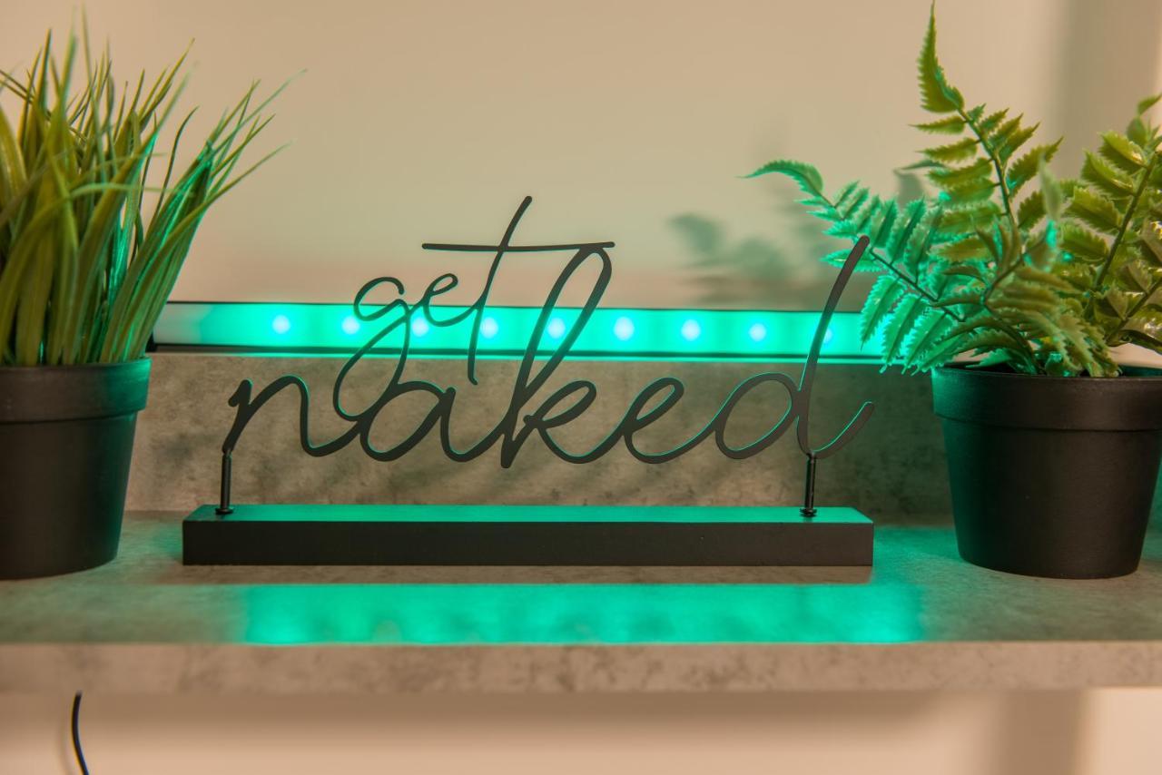 Luxe Maisonette- Parking, 4K Tvs, Leds, Local Snacks And More! Bath Extérieur photo
