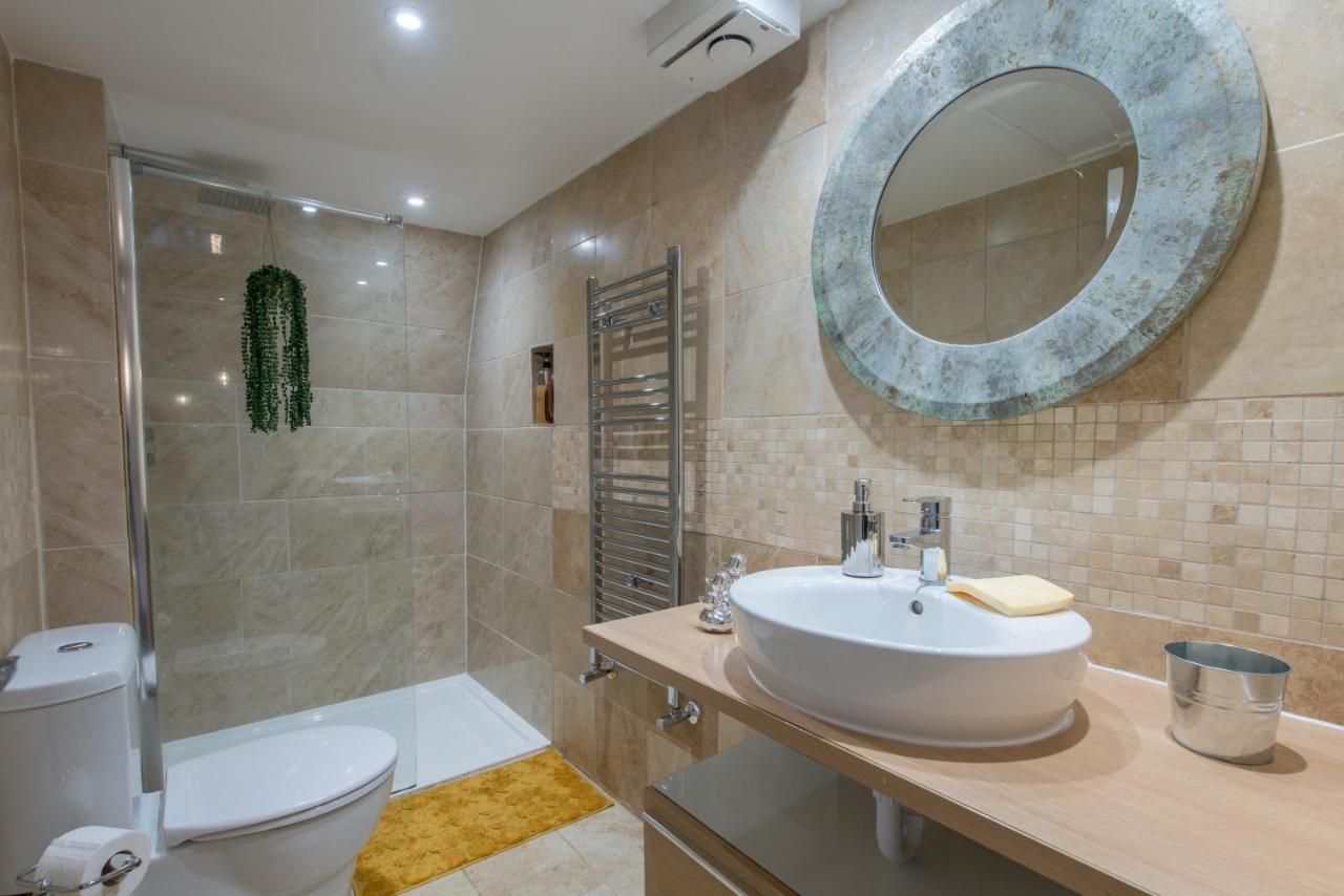 Luxe Maisonette- Parking, 4K Tvs, Leds, Local Snacks And More! Bath Extérieur photo